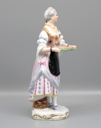 Augarten Wien Porzellan Figur "Kellnerin mit Schach"