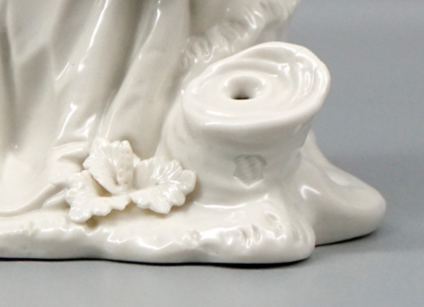 Nymphenburg Figur ‚Singende Schäferin‘ F. A. Bustelli, Weiß.