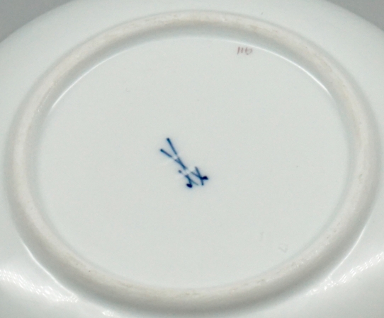 Meissen Moccatasse mit Untertasse Rote Rose, 1 Wahl.
