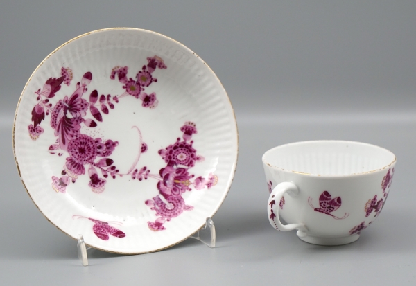 Royal Copenhagen Henriette Mocca Tasse mit Untertasse Streublume 8519.