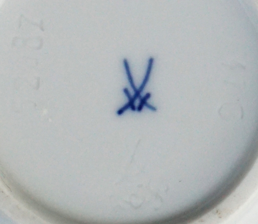 Meissen Relief-Deckeldose, 1 Wahl