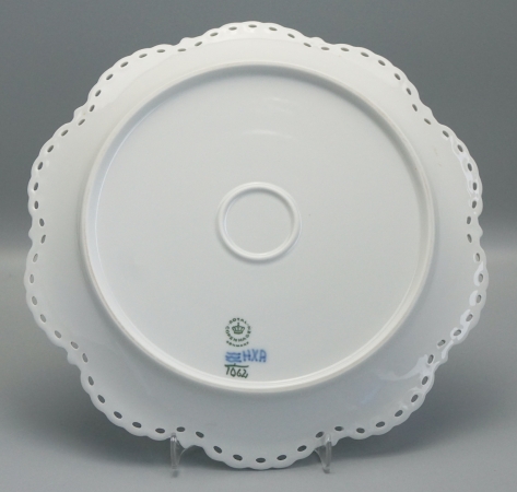 Royal Copenhagen Teller mit Spitze Musselmalet Nr. 1062