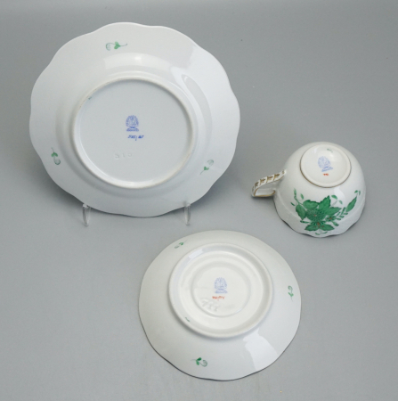 Herend Moccatasse mit Untertasse Apponyi grün.