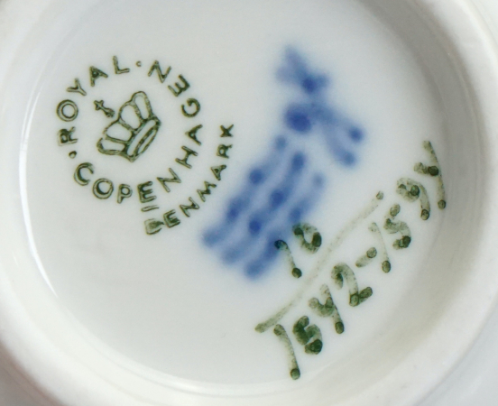 Royal Copenhagen Blaue Blume Tasse mit Untertasse & Deckel 1542/1594/1674.