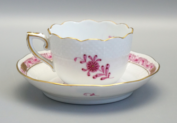 Herend Moccatasse mit Untertasse Apponyi Purpur.