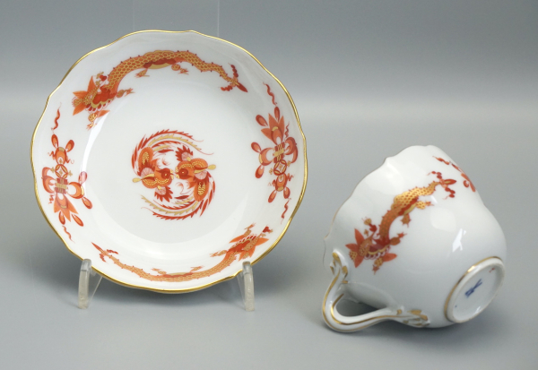 Meissen Moccatasse mit Untertasse reicher roter Drache 1 Wahl.