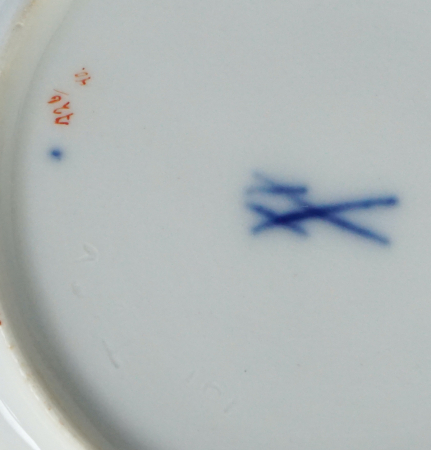 Meissen Moccatasse mit Untertasse reicher roter Drache 1 Wahl.