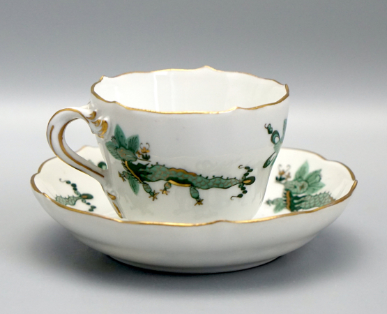 Meissen Moccatasse mit Untertasse reicher grüner Drache. 1 Wahl.