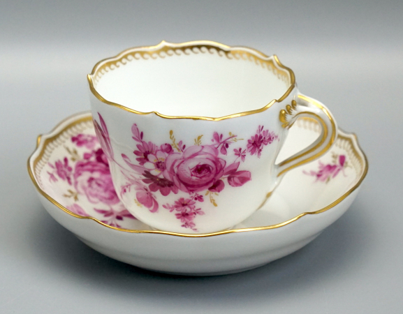 Meissen Moccatasse mit Untertasse Blumenbukett Purpur mit Goldgräser 1 Wahl.