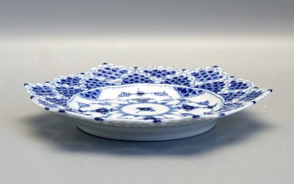 Preview: Royal Copenhagen Teller Doppelspitze 1/1144. 1 Wahl.