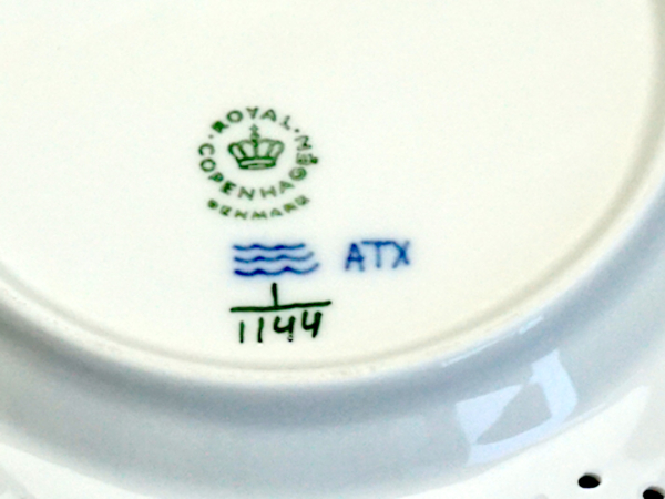 Preview: Royal Copenhagen Teller Doppelspitze 1/1144. 1 Wahl.