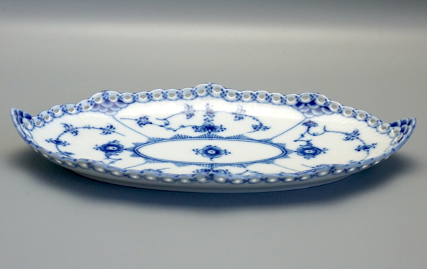 Preview: Royal Copenhagen Ovale Schale Vollspitze 1/1084. 1 Wahl.