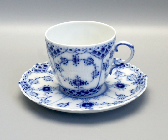 Royal Copenhagen Kaffeegedeck Musselmalet Vollspitze Modell 1035. 1 Wahl.