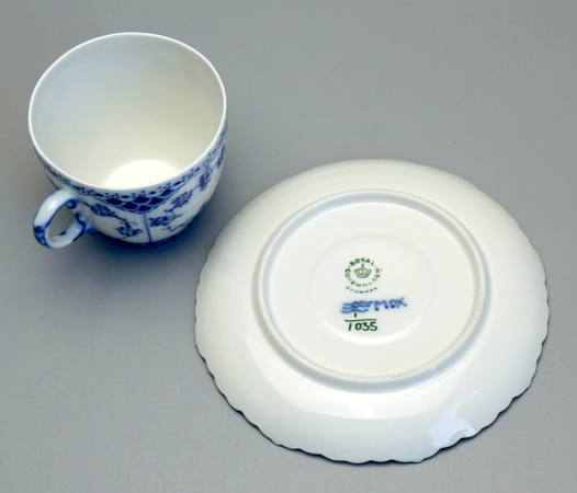 Preview: Royal Copenhagen Kaffeegedeck Musselmalet Vollspitze Modell 1035. 1 Wahl.