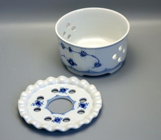 Preview: Royal Copenhagen Musselmalet Stövchen 1/9787-1/9878. 1 Wahl.