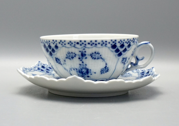 Royal Copenhagen Teegedeck Musselmalet Vollspitze 1130, 1 Wahl.