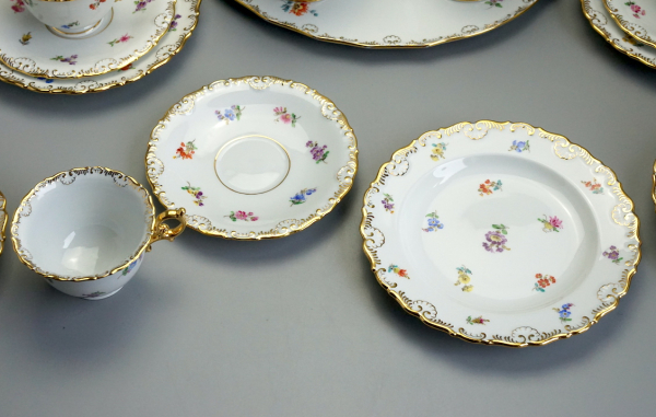 Preview: Meissen Prunk Tee/Kaffeeservice für 7 Person Streublume, Muschelrand.