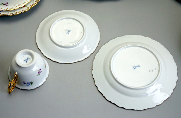 Meissen Prunk Tee/Kaffeeservice für 7 Person Streublume, Muschelrand.