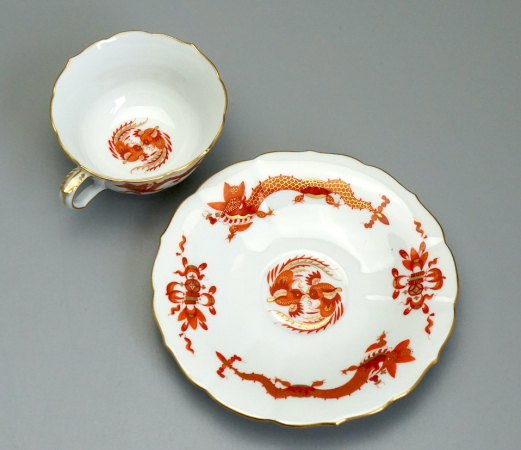 Preview: Meissen Moccatasse mit Untertasse reicher Drache rot, 1 Wahl.