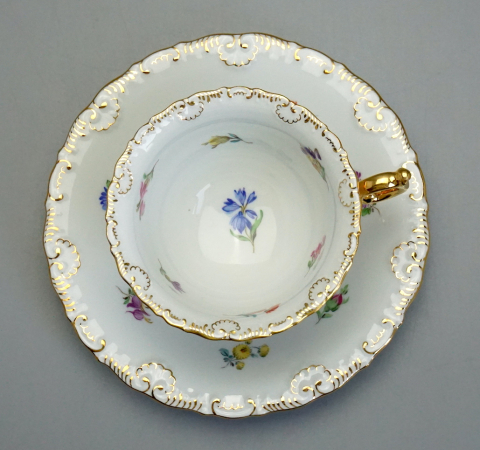 Preview: Meissen Prunk Tee/Kaffeegedeck Streublume Muschelrand. 1 Wahl.