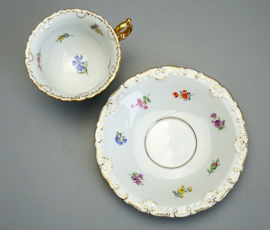 Preview: Meissen Prunk Tee/Kaffeegedeck Streublume Muschelrand. 1 Wahl.