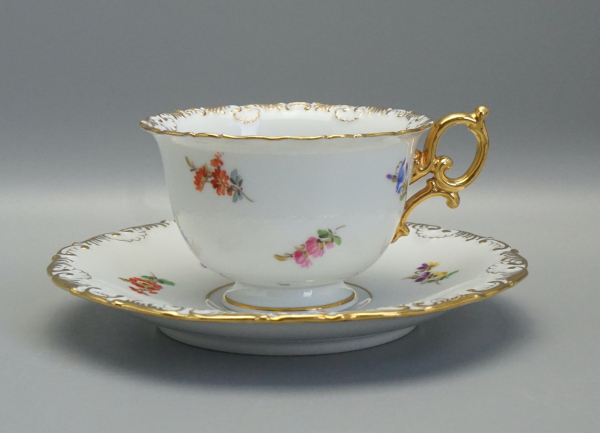 Meissen Prunk Tee/Kaffeegedeck Streublume Muschelrand. 1 Wahl.