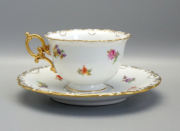 Preview: Meissen Prunk Tee/Kaffeegedeck Streublume Muschelrand. 1 Wahl.