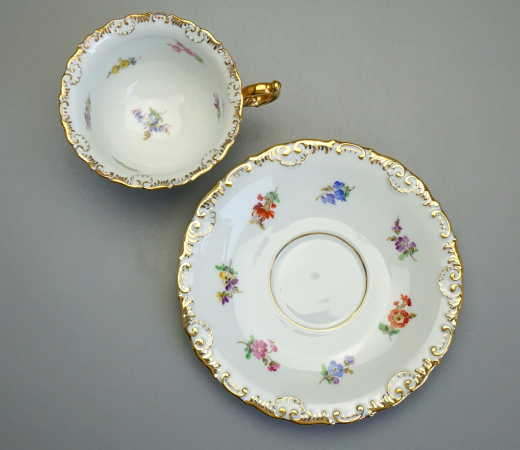 Preview: Meissen Prunk Tee/Kaffeegedeck Streublume Muschelrand. 1 Wahl.