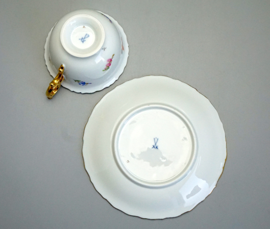 Meissen Prunk Tee/Kaffeegedeck Streublume Muschelrand. 1 Wahl.