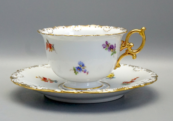 Meissen Prunk Tee/Kaffeegedeck Streublume Muschelrand. 1 Wahl.