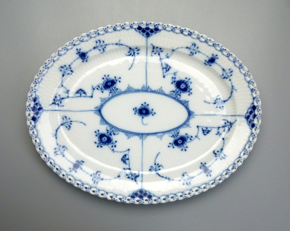 Royal Copenhagen Platte Musselmalet Vollspitze Nr. 1147.