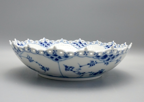 Royal Copenhagen Schale Musselmalet Vollspitze 1 Wahl. Nr.1018