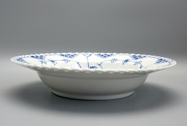 Preview: Royal Copenhagen Teller Musselmalet Vollspitze 1 Wahl. Nr. 1079.