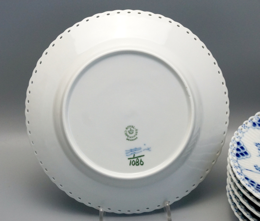 Preview: Royal Copenhagen 6 Kuchenteller Musselmalet Vollspitze 1 Wahl, Nr. 1086.
