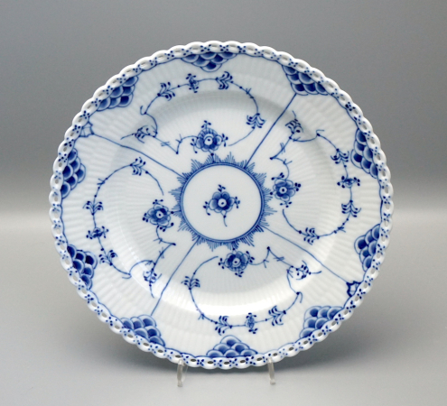 Royal Copenhagen Teller Musselmalet Vollspitze 1 Wahl, Nr. 1085.