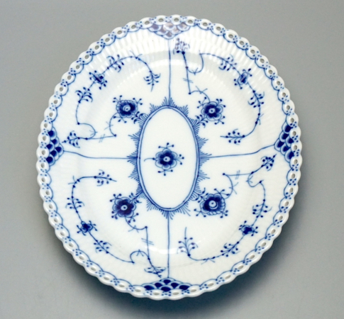 Royal Copenhagen Platte Musselmalet Vollspitze 1 Wahl, Nr. 1146.