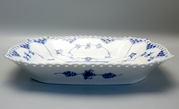 Preview: Royal Copenhagen Musselmalet Servierschale rechteckig Modell 1143, 1 Wahl.