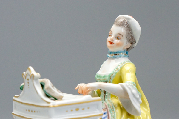 Preview: Meissen Figur Allegorie der fünf Sinne “ das Gehör“.