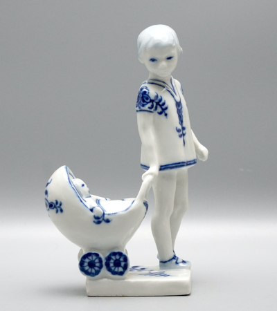 Preview: Royal Copenhagen 5194 Mädchen mit Puppenwagen "Hanne Varming ", Musselmalet