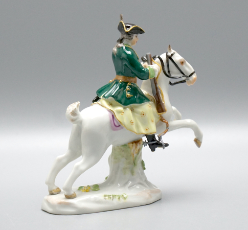 Meissen Miniatur-Figur „Jägerin zu Pferde“ – Modell 63059 – H 9,7cm. 1 Wahl.