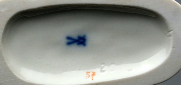 Meissen Miniatur-Figur „Jägerin zu Pferde“ – Modell 63059 – H 9,7cm. 1 Wahl.