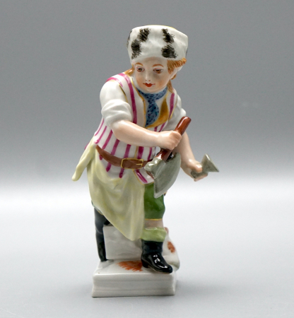 KPM Berlin Monatsfigur Dezember „Steinbock“ Bunt. 10,2 cm