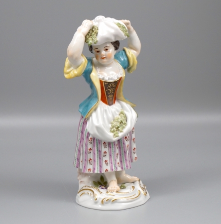 Meissen Figur Gärtnerkind mit Bündel.