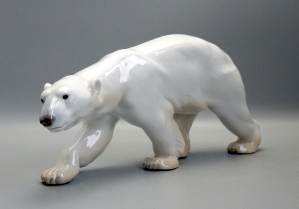 Preview: Bing & Gröndahl Eisbär laufend, Modell. Nr. 1785  ca. 31 cm