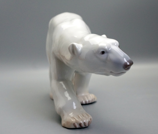 Bing & Gröndahl Eisbär laufend, Modell. Nr. 1785  ca. 31 cm