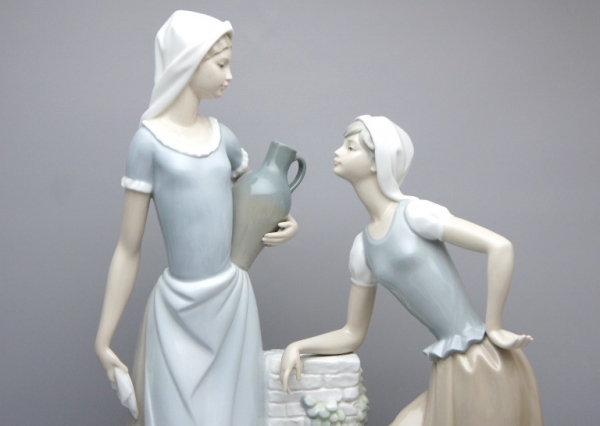 Große Lladro Nao Figur Frauen am Wasserbrunne H-40 cm.