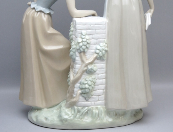 Große Lladro Nao Figur Frauen am Wasserbrunne H-40 cm.