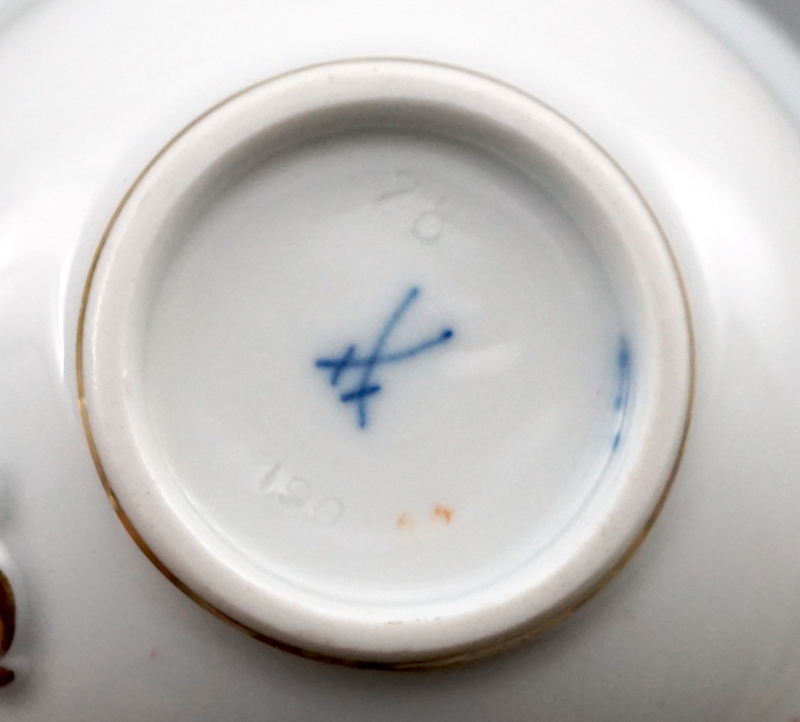 Meissen Kaffeegedeck Blume 3 mit Kobaltrand 1 Wahl.