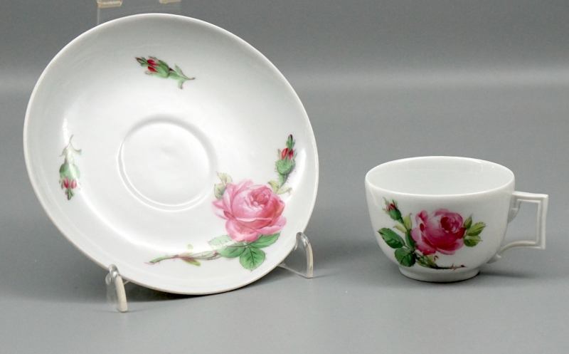 Meissen Moccatasse mit Untertasse Rote Rose, 1 Wahl.