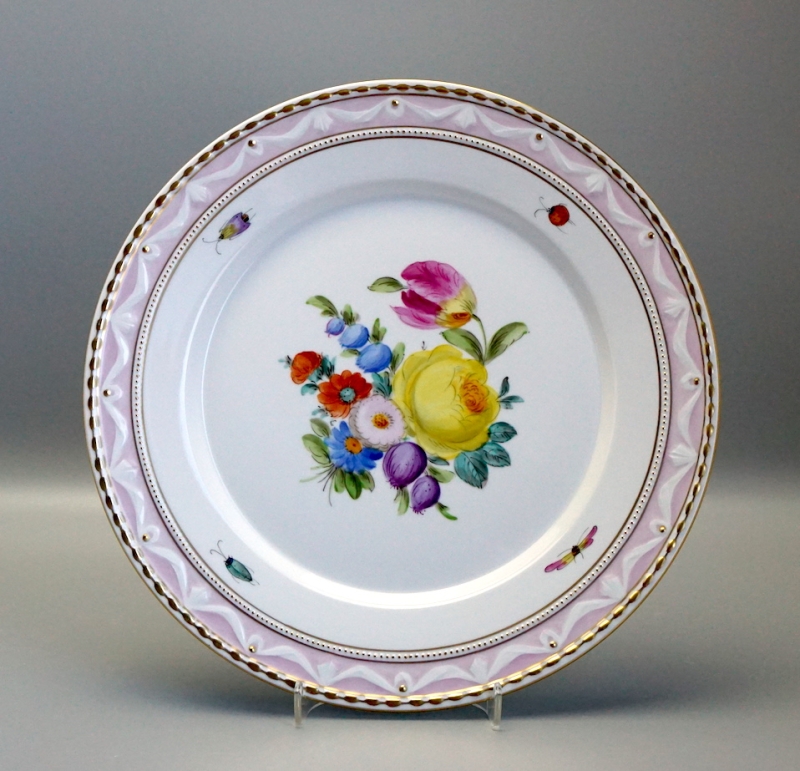 KPM Kurland Teller mit Blumenbukett & Insekten Ø 25,5 CM.